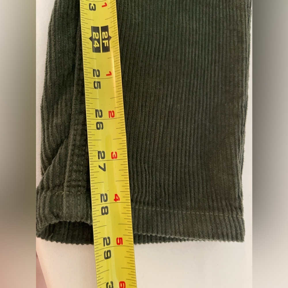 BDG Corduroy Mom High Rise Jeans size 24 - Picture 9 of 9